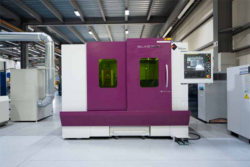 レーザー加工機