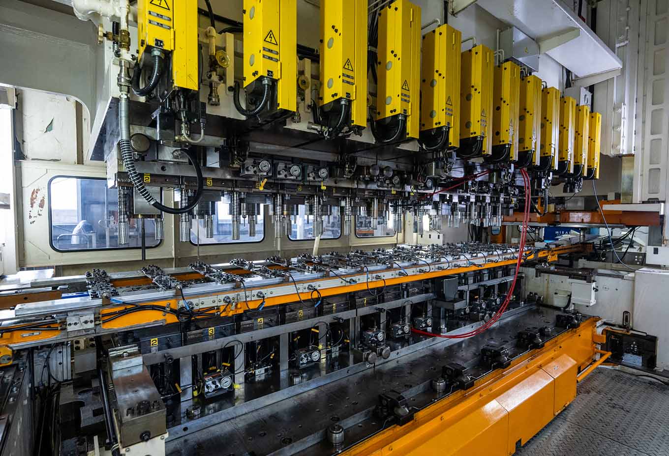 難易度の高いトランスファー金型設計・製作に対応